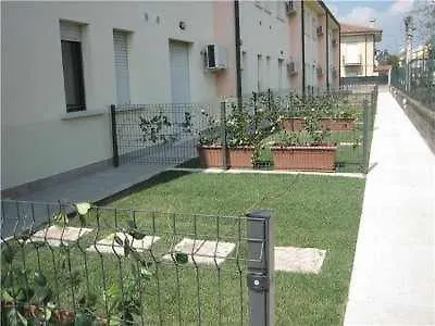 Appartamento Residence Mokyd13-Piscina, Wifi, Giardino,Garage Lazise