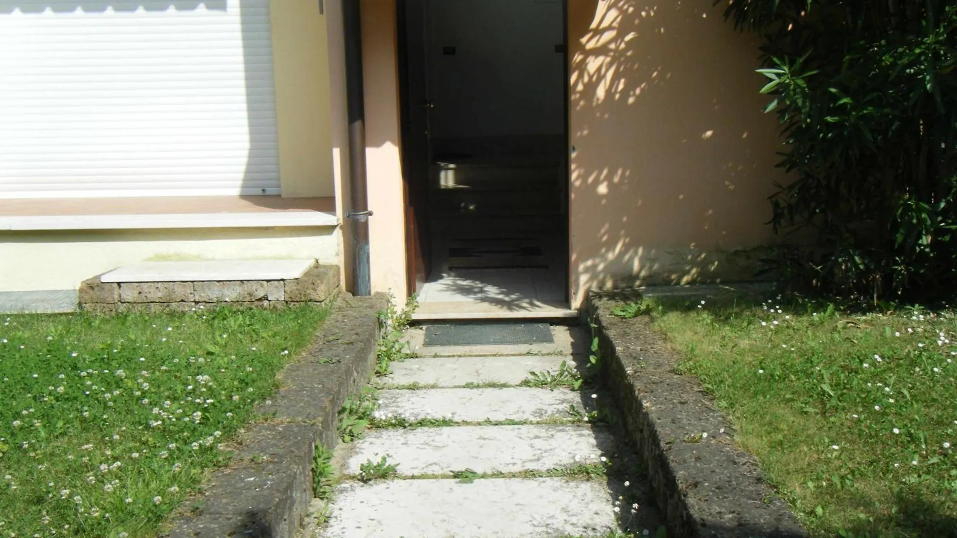 Residence Mokyd13-Piscina, Wifi, Giardino,Garage Lazise Italia